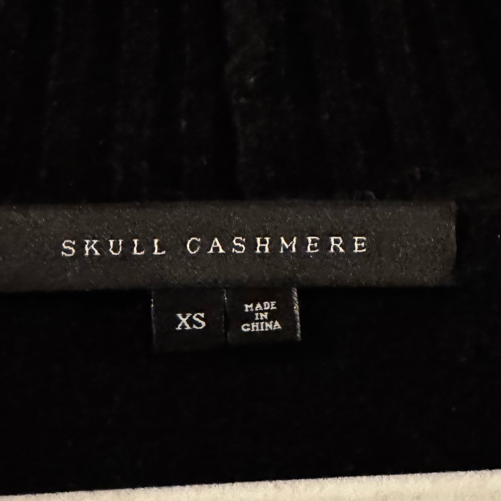 SKULL CASHMERE black skull cardigan. Size XS. 🖤🤍 - Picture 3 of 3